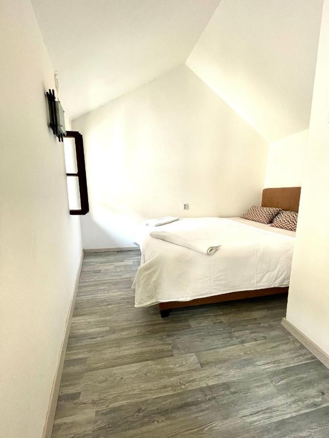 St.Tripun Apartment Kotor Eksteriør billede